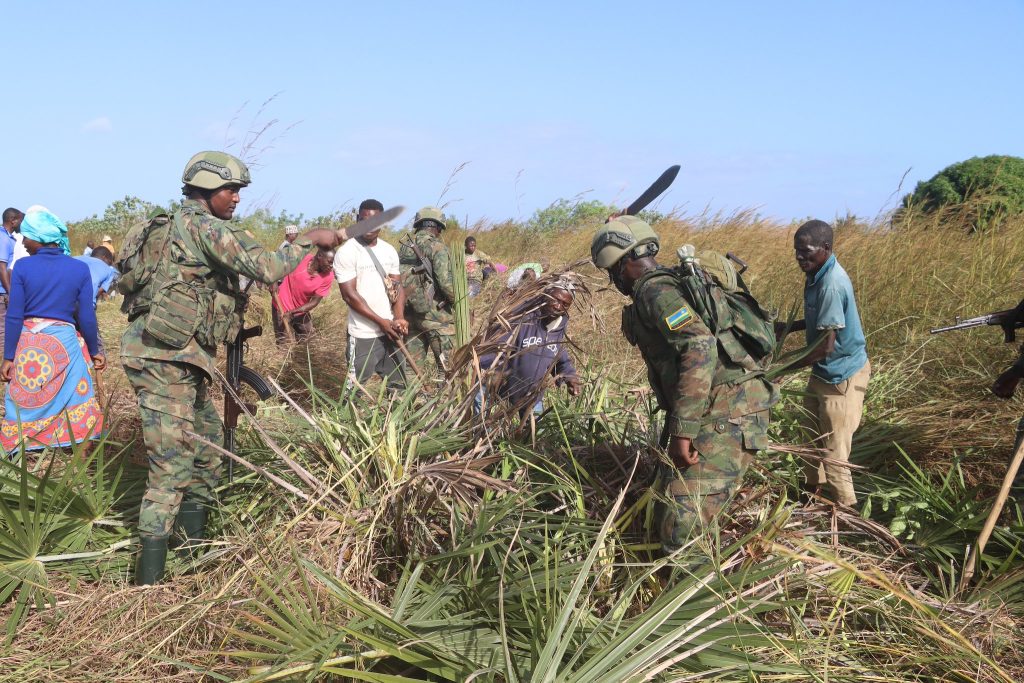 Rwandan security forces join Mozambican community in"Umuganda"in Cabo Delgado