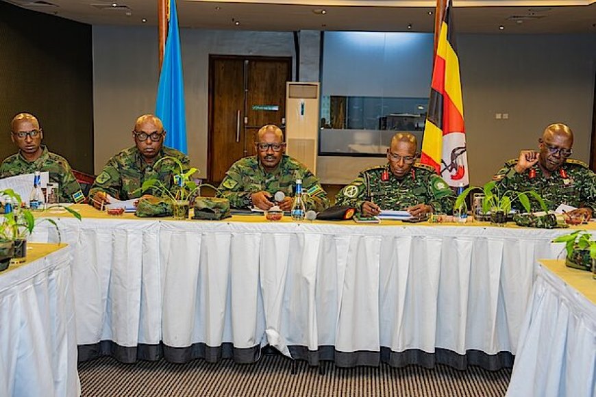 Rwanda, Uganda military commanders review border security
