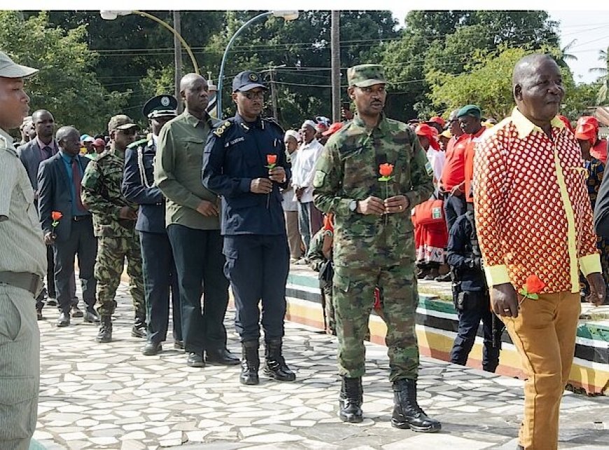 Rwanda Security Force joins Mozambicans for independence celebrations