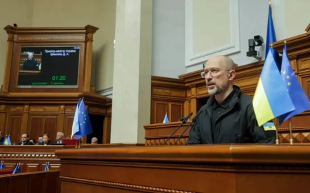 Ukrainian president nominates former PM as new defense minister