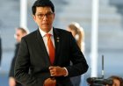 Madagascar president flees after losing support of key army unit