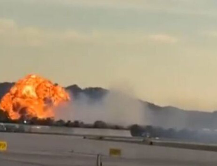 12 dead in crash after engine falls off cargo plane during takeoff in Kentucky