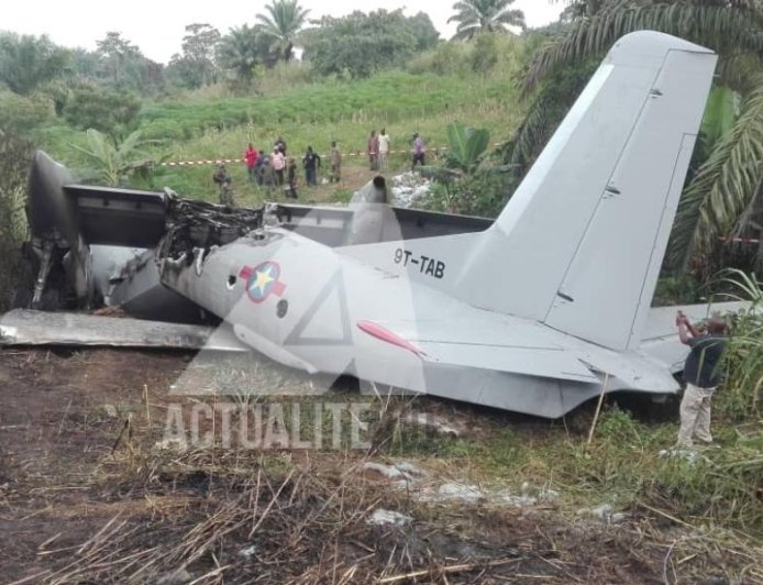 DRC: a plane crashes at Kolwezi airport, about twenty passengers whose Minister Louis Watum escapes unscathed