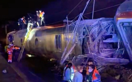 At least 21 dead and dozens injured in collision between two trains in Spain