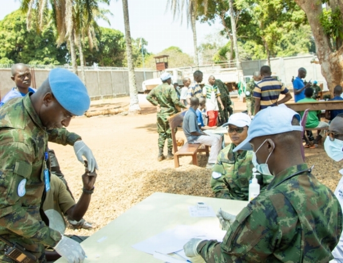 Rwandan peacekeepers provide free medical to prisoners in CAR