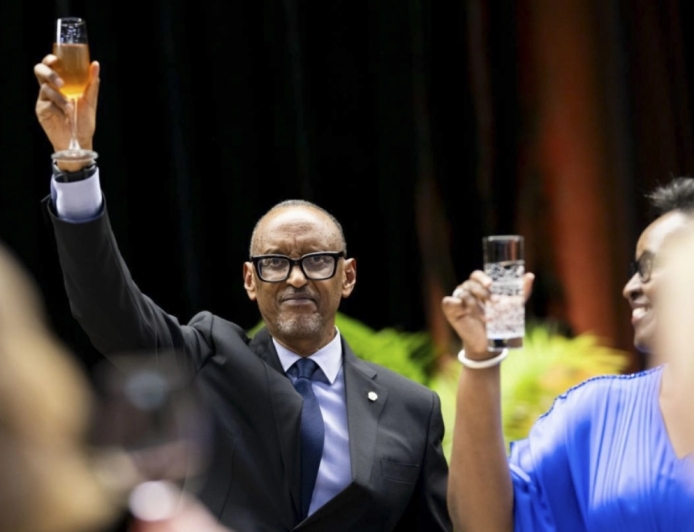 Kagame, First Lady host diplomatic dinner