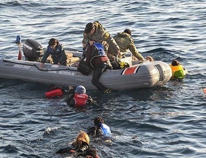 Two Sudanese women die as boat grounds in English Channel