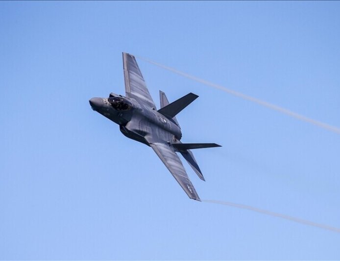 2 US fighter jets collide at air show in state of Idaho; all 4 crew members eject safely