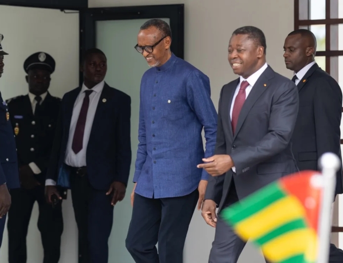 Kagame in Togo for African Air Transport Convention and Expo